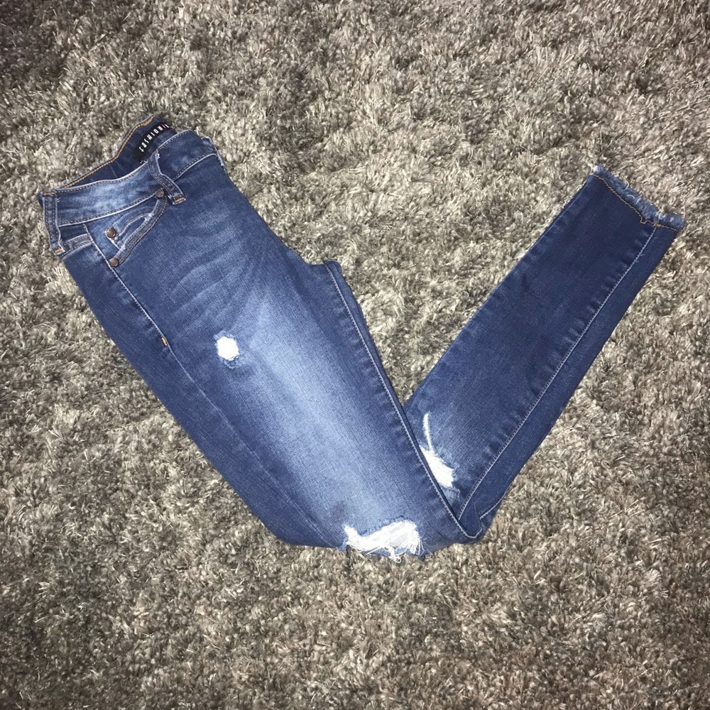 NWOT Fashion Nova Crop Jeans